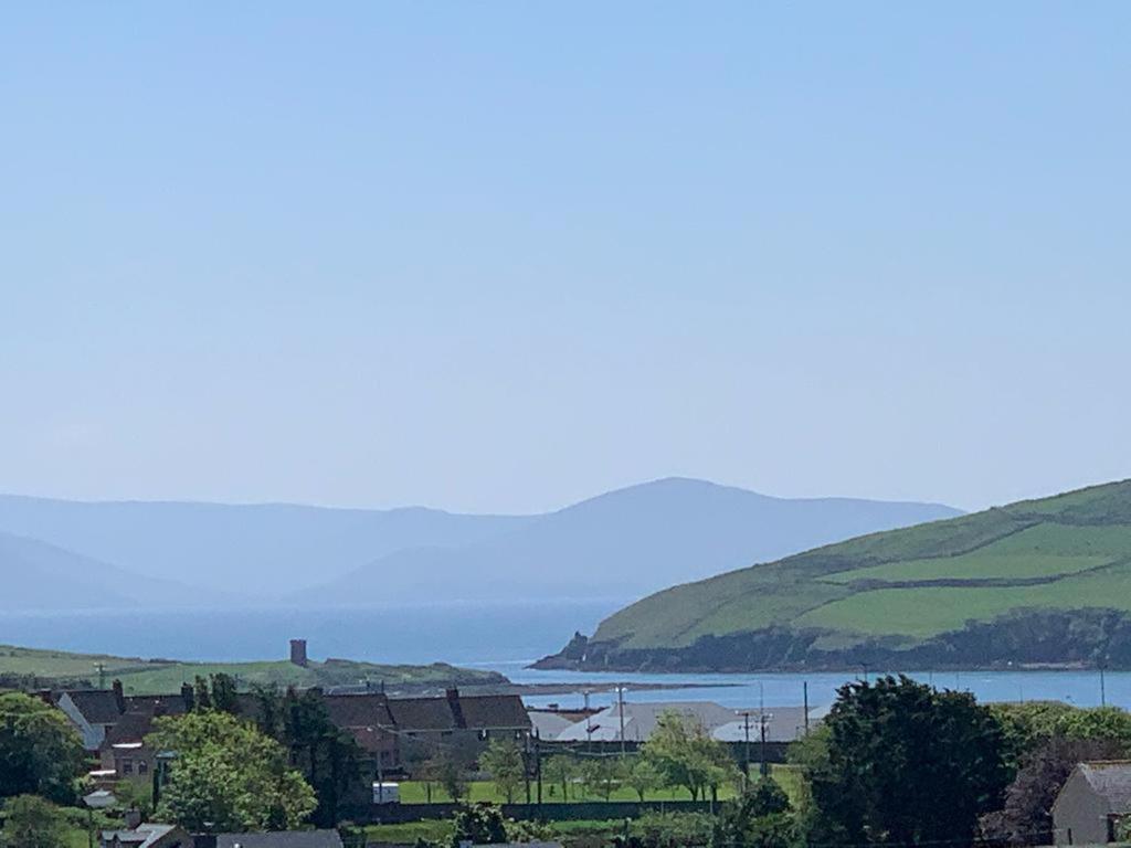 Wonderful Coastal Home In Dingle Town Exterior photo